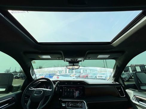 Used 2025 GMC Sierra 3500 Denali Ultimate image 26