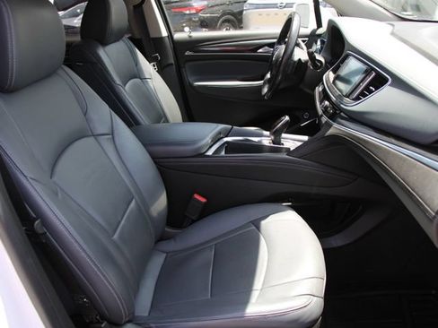 Used 2020 Buick Enclave Essence FWD image 34