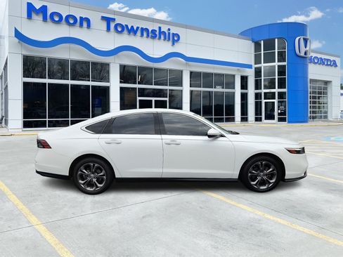 Used 2023 Honda Accord EX image 7