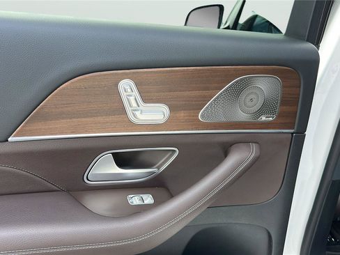 Used 2022 Mercedes-Benz GLS 450 4MATIC image 19