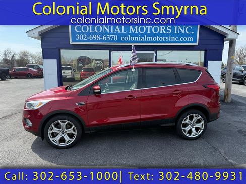Used 2019 Ford Escape Titanium AWD/4WD image 1