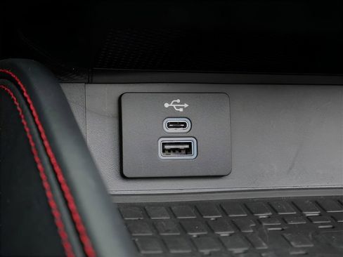 Used 2024 Ford Mustang GT Premium image 25