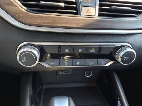 Used 2024 Nissan Altima 2.5 SV image 13