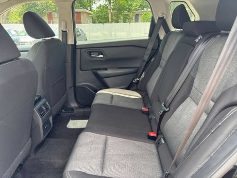 Used 2025 Nissan Rogue SV AWD/4WD image 28