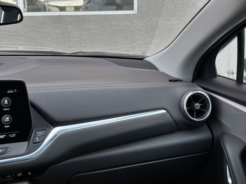 Used 2025 Chevrolet Blazer LT image 35