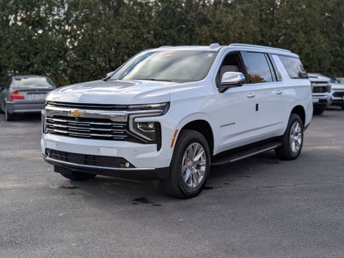 New 2026 Chevrolet Suburban Premier image 14