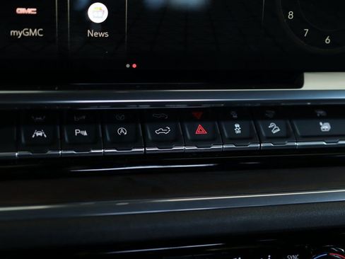 Used 2024 GMC Sierra 1500 SLT w/ SLT Premium Plus Package image 17