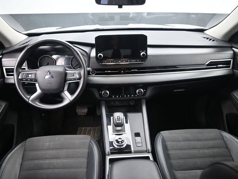 Used 2024 Mitsubishi Outlander SE image 23