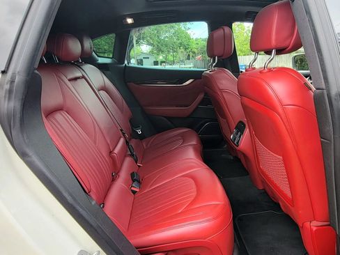 Used 2019 Maserati Levante AWD/4WD image 8