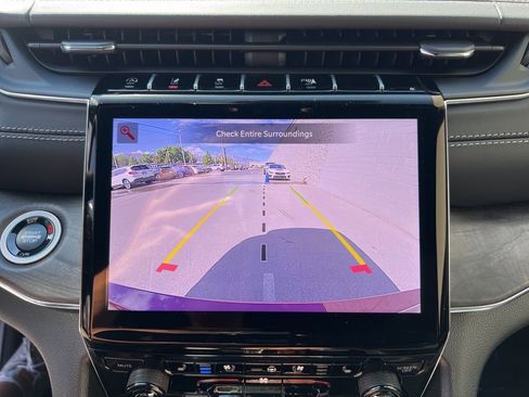 New 2025 Jeep Grand Cherokee L Overland w/ Trailer Tow Package AWD/4WD image 18
