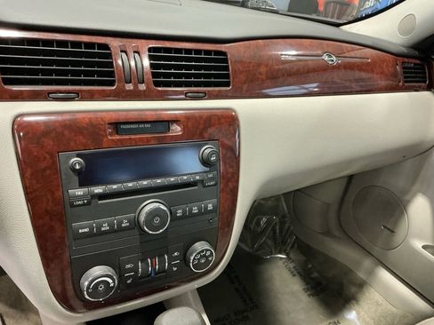 Used 2008 Chevrolet Impala SS w/ Convenience Package image 10