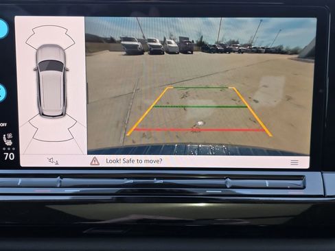 New 2026 Volkswagen Atlas SE image 10