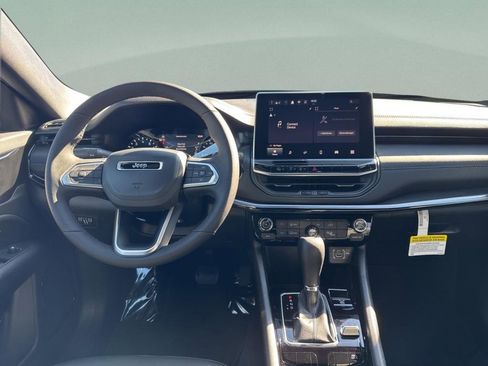 New 2026 Jeep Compass Latitude image 21