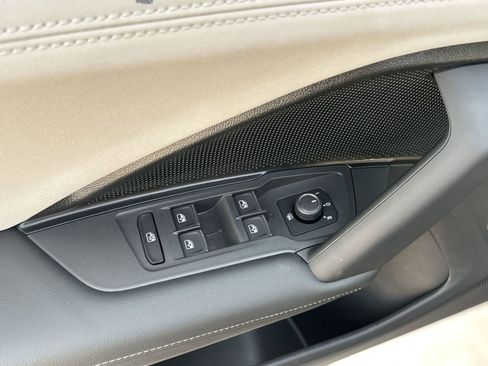 New 2025 Volkswagen Tiguan SE image 11