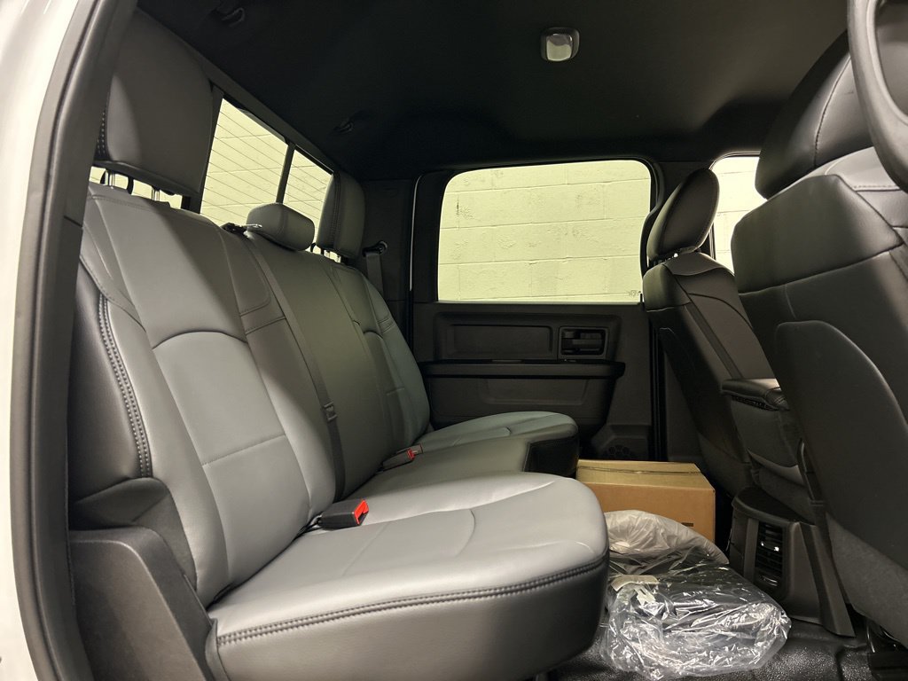 New 2026 RAM 5500 4x4 Crew Cab image 9