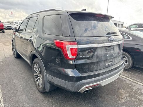 Used 2017 Ford Explorer Platinum image 2