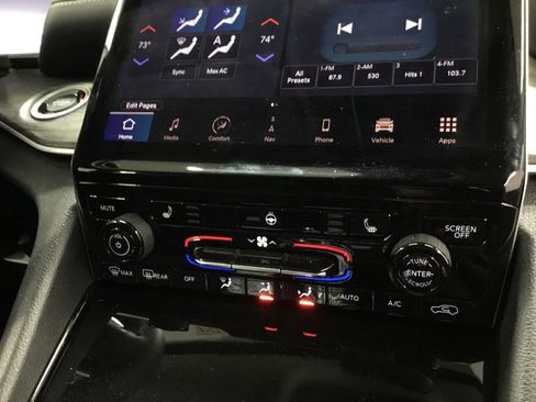 Used 2023 Jeep Grand Cherokee L Limited w/ Trailer Tow Group (B) image 28