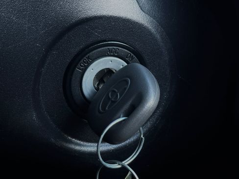 Used 2016 Toyota Prius C Two image 28