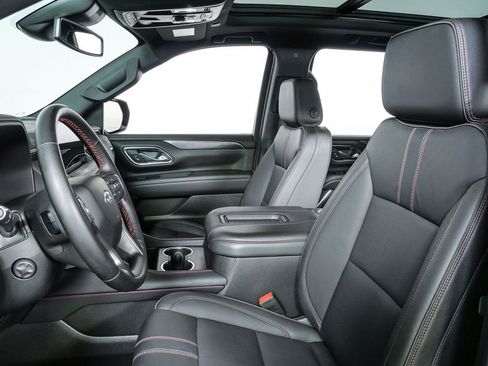 Certified 2024 Chevrolet Suburban RST w/ Luxury Package RWD image 5