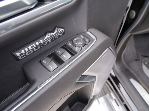 Used 2022 Chevrolet Silverado 1500 High Country w/ High Country Premium Package image 18