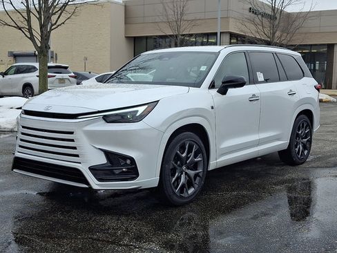 New 2026 Lexus TX 500h AWD image 2