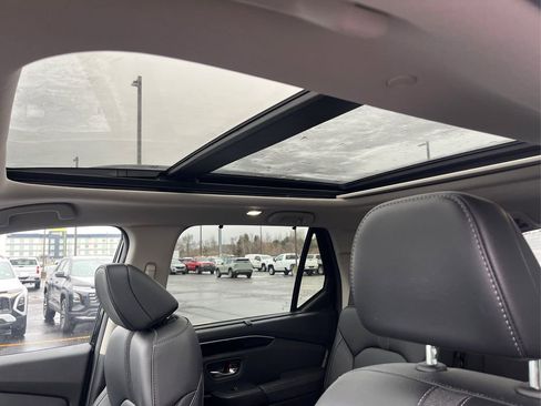 Certified 2023 Honda Pilot Touring image 22