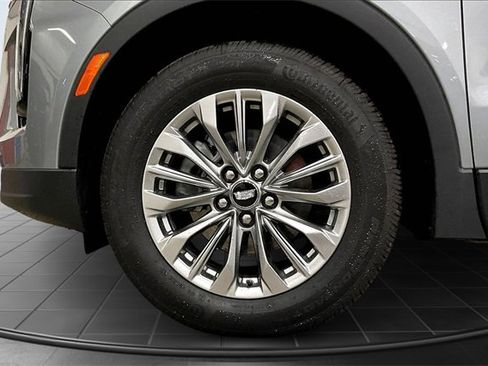 Used 2024 Cadillac XT4 Premium Luxury image 9