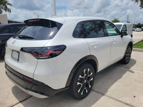 New 2026 Honda HR-V EX-L image 4