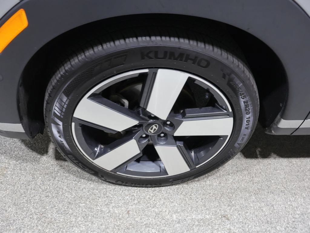 Used 2024 Hyundai Santa Fe Limited AWD/4WD image 9