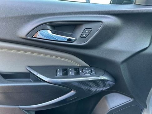 New 2026 Chevrolet Trax ACTIV w/ Sunroof Package FWD image 14