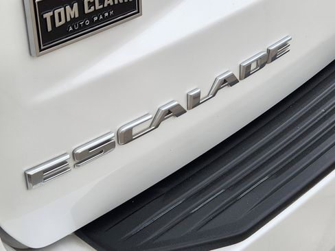 Certified 2023 Cadillac Escalade Sport Platinum w/ LPO, Floor Liner Package AWD/4WD image 29