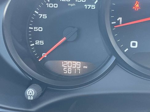 Used 2025 Porsche 718 Cayman RWD image 17