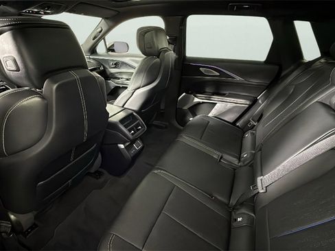 Used 2025 Cadillac Lyriq Sport image 28