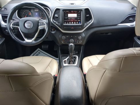 Used 2016 Jeep Cherokee Limited image 37