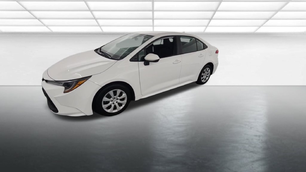 Used 2024 Toyota Corolla LE FWD image 2
