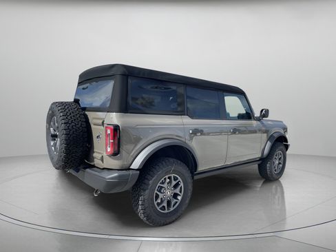 New 2025 Ford Bronco Badlands image 3