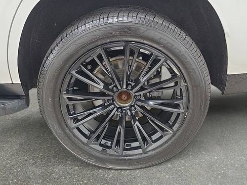Used 2021 Cadillac Escalade Premium Luxury AWD/4WD image 28