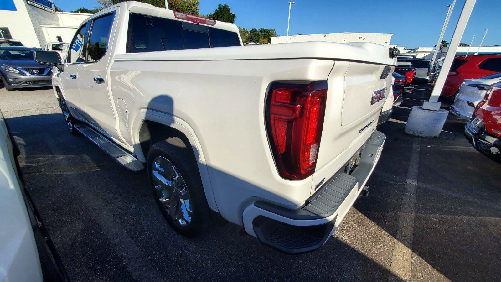 Used 2024 GMC Sierra 1500 Denali w/ Technology Package AWD/4WD image 8
