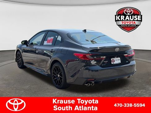 New 2026 Toyota Camry Hybrid FWD image 6