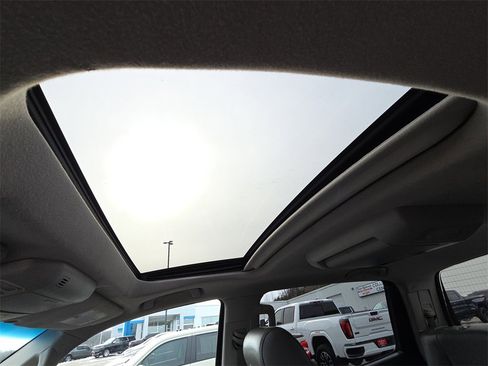 Used 2010 Toyota Tundra Limited image 27