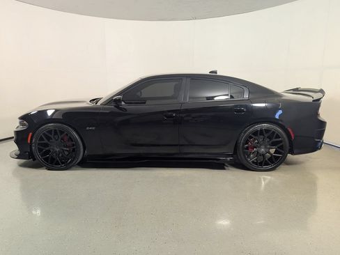 Used 2023 Dodge Charger R/T RWD image 4
