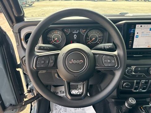 New 2026 Jeep Gladiator Sport AWD/4WD image 17