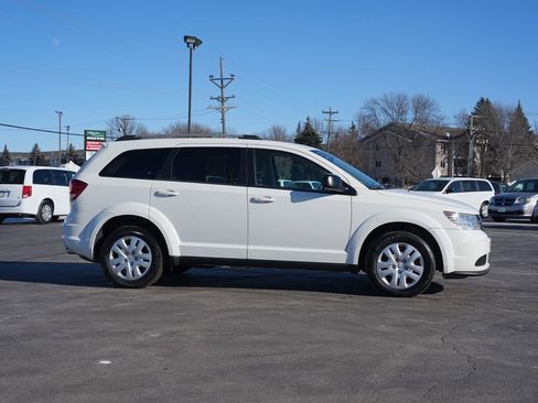 Used 2017 Dodge Journey SE w/ Safe & Sound Group image 2