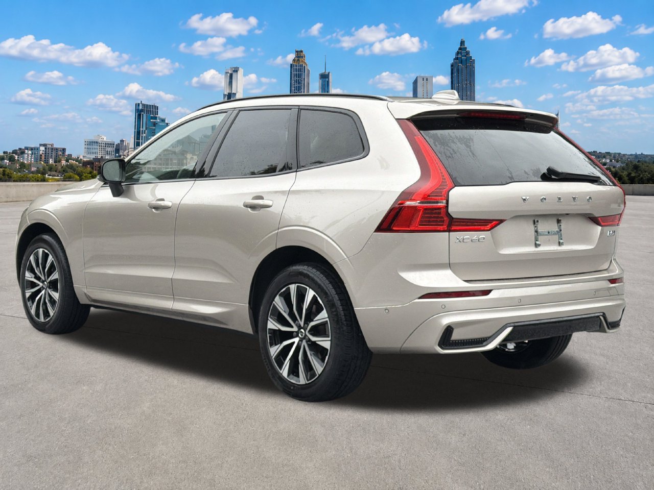 Used 2025 Volvo XC60 B5 Plus AWD/4WD image 23
