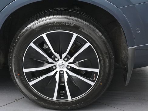 Used 2018 Volvo XC90 T6 Momentum w/ Convenience Package AWD/4WD image 35