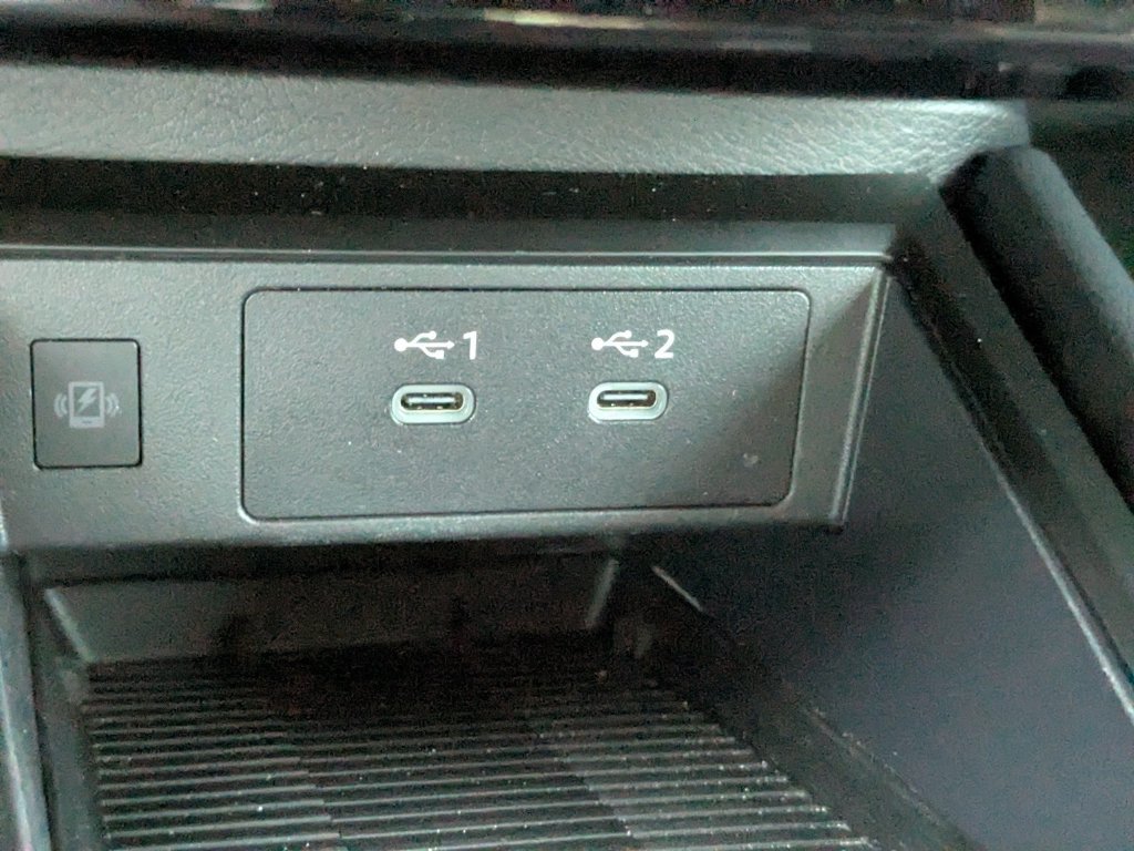 Used 2025 Nissan Kicks SR AWD/4WD image 19