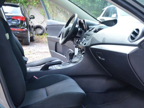 Used 2012 MAZDA MAZDA3 i Touring FWD image 7