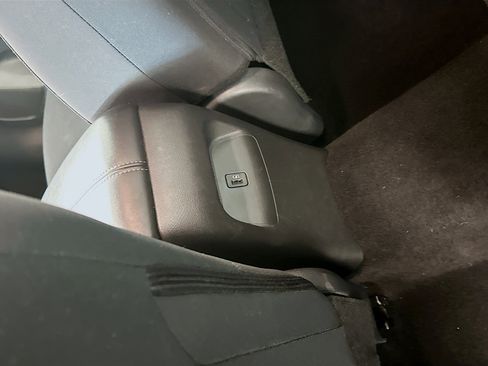 Used 2024 Nissan Sentra SV image 27