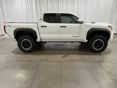 New 2026 Toyota Tacoma TRD Off-Road AWD/4WD image 3