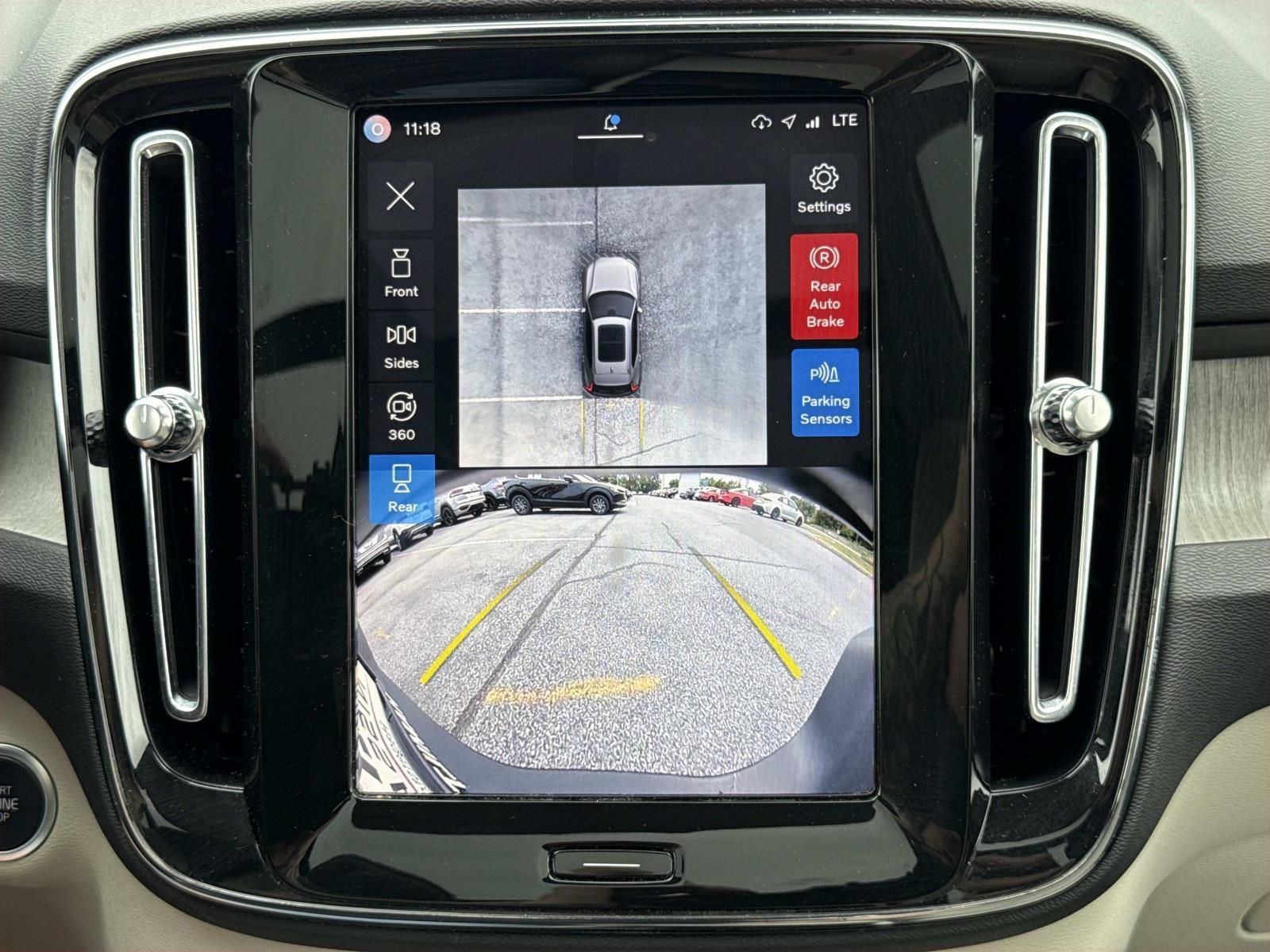 Used 2024 Volvo XC40 B5 Plus w/ Protection Package Premier AWD/4WD image 11